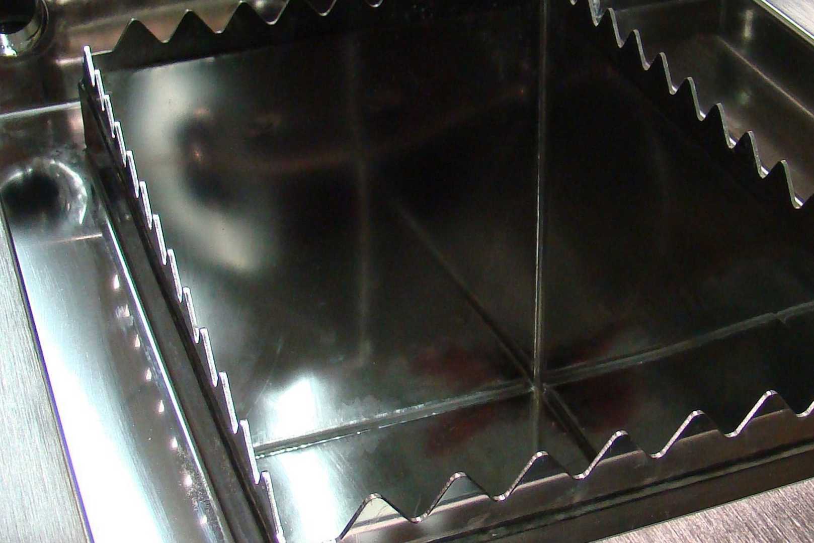 metalen plaat met tanden