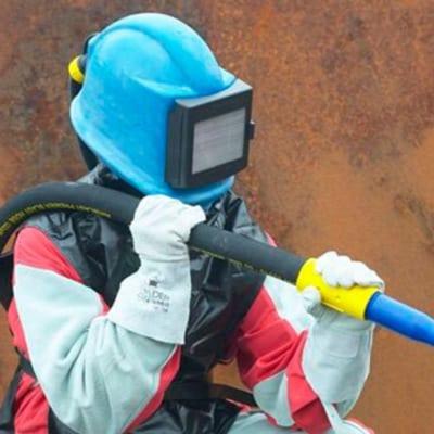 persoon met straalhelm| DID-online.nl