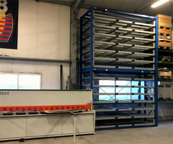 platenrek met uitneembare cassettes