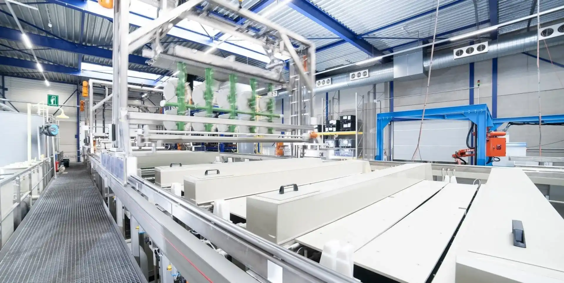 Galvanische installatie voor het aanbrengen van nikkelhoudende lagen