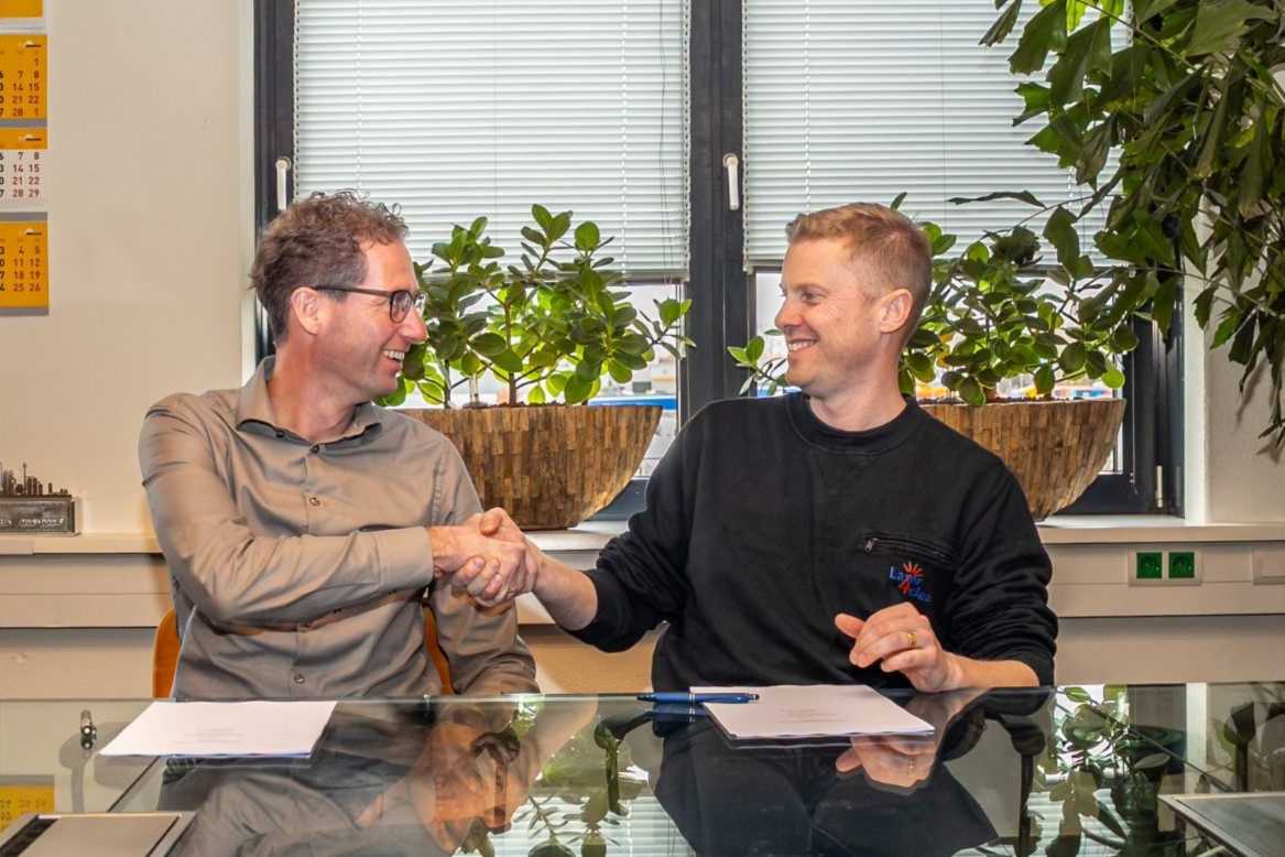 Handdruk op overname| DID-online.nl