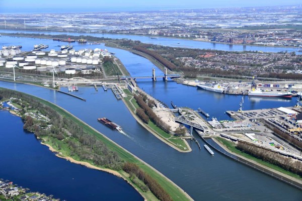 Luchtfoto Theemswegtrace Havenbedrijf Rotterdam Danny Cornelissen| DID-online.nl
